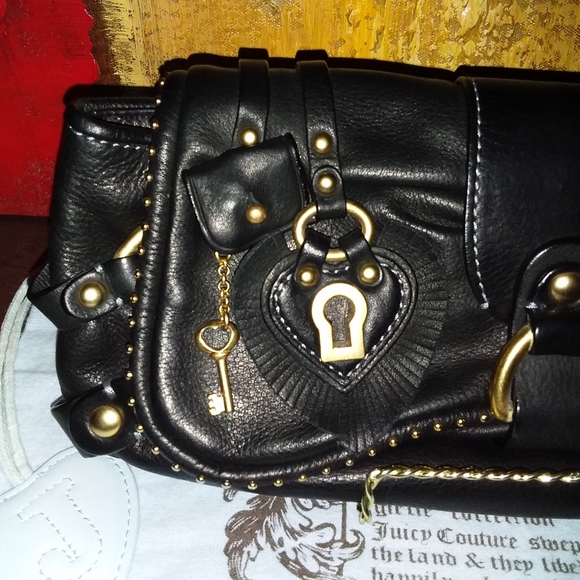 🍂Juicy Couture Soft Clutch🍂 - Picture 5 of 10